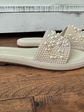 Madden Girl Amorre Embellished Pearl Slide Sandal Women's Size 6